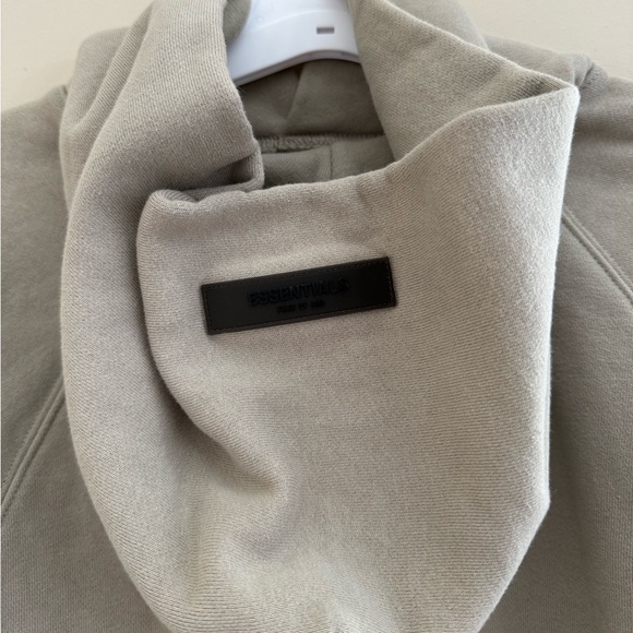 Essentials hoodie - Picture 4 of 5